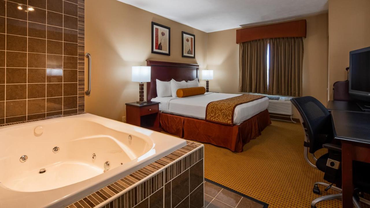 Hotel Lincoln Inn On Route 66 And Near I-55 Buitenkant foto