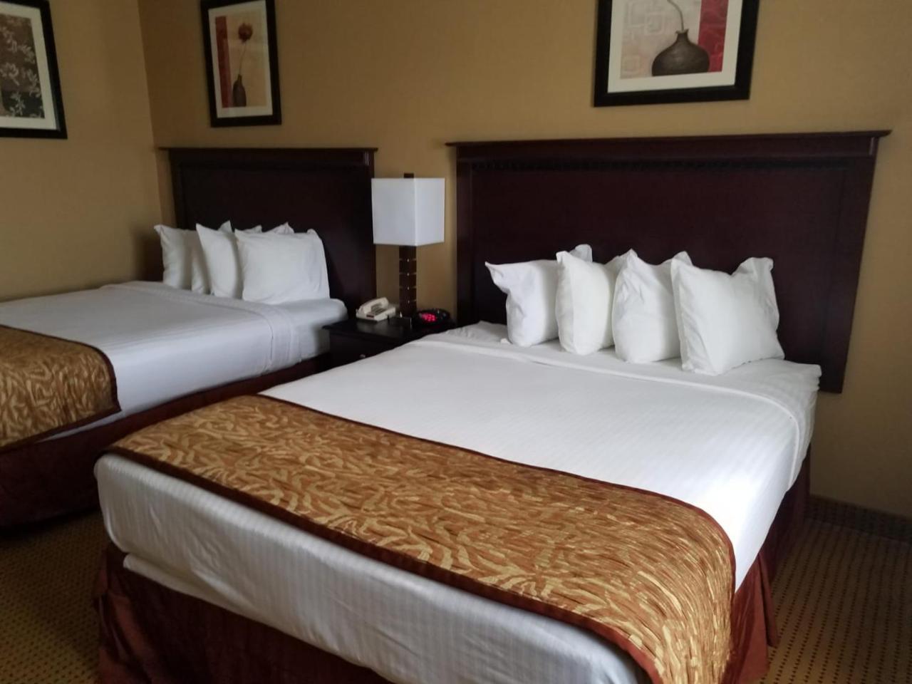 Hotel Lincoln Inn On Route 66 And Near I-55 Buitenkant foto